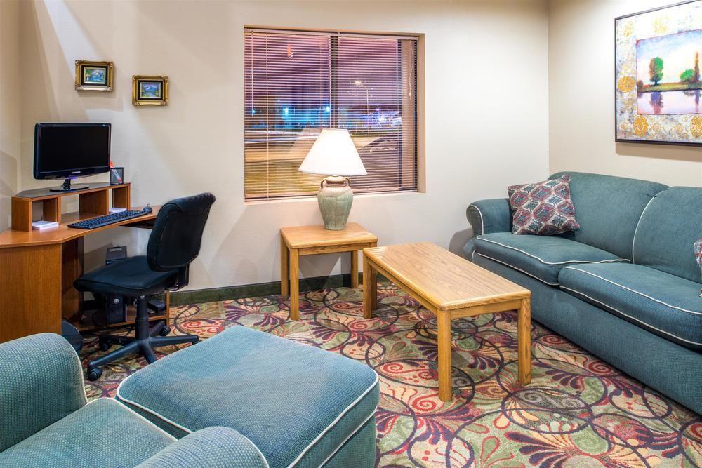 Oyo Hotel Lincoln Airport Ne, Hwy 80 エクステリア 写真