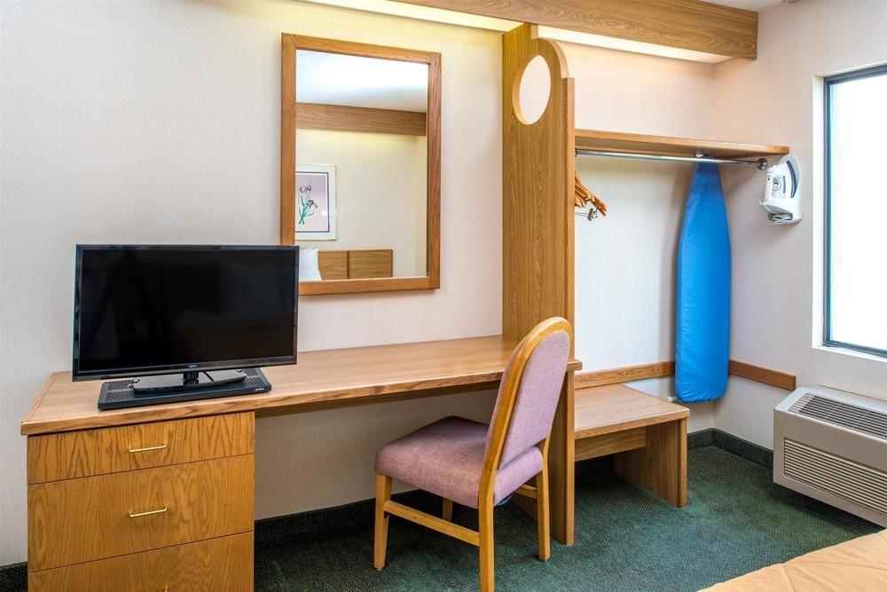 Oyo Hotel Lincoln Airport Ne, Hwy 80 エクステリア 写真
