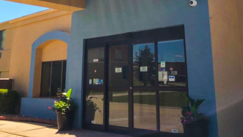 Oyo Hotel Lincoln Airport Ne, Hwy 80 エクステリア 写真