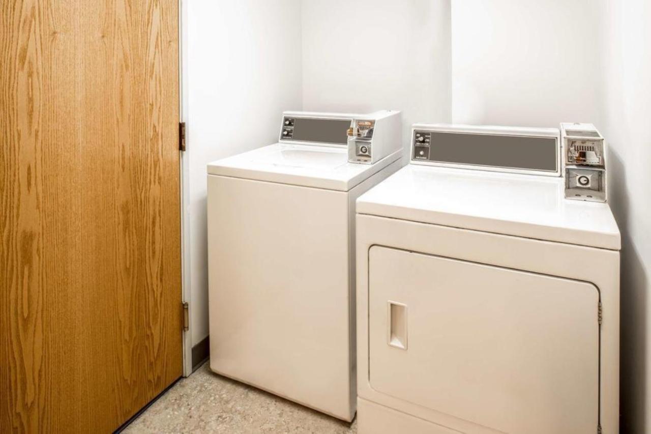 Oyo Hotel Lincoln Airport Ne, Hwy 80 エクステリア 写真