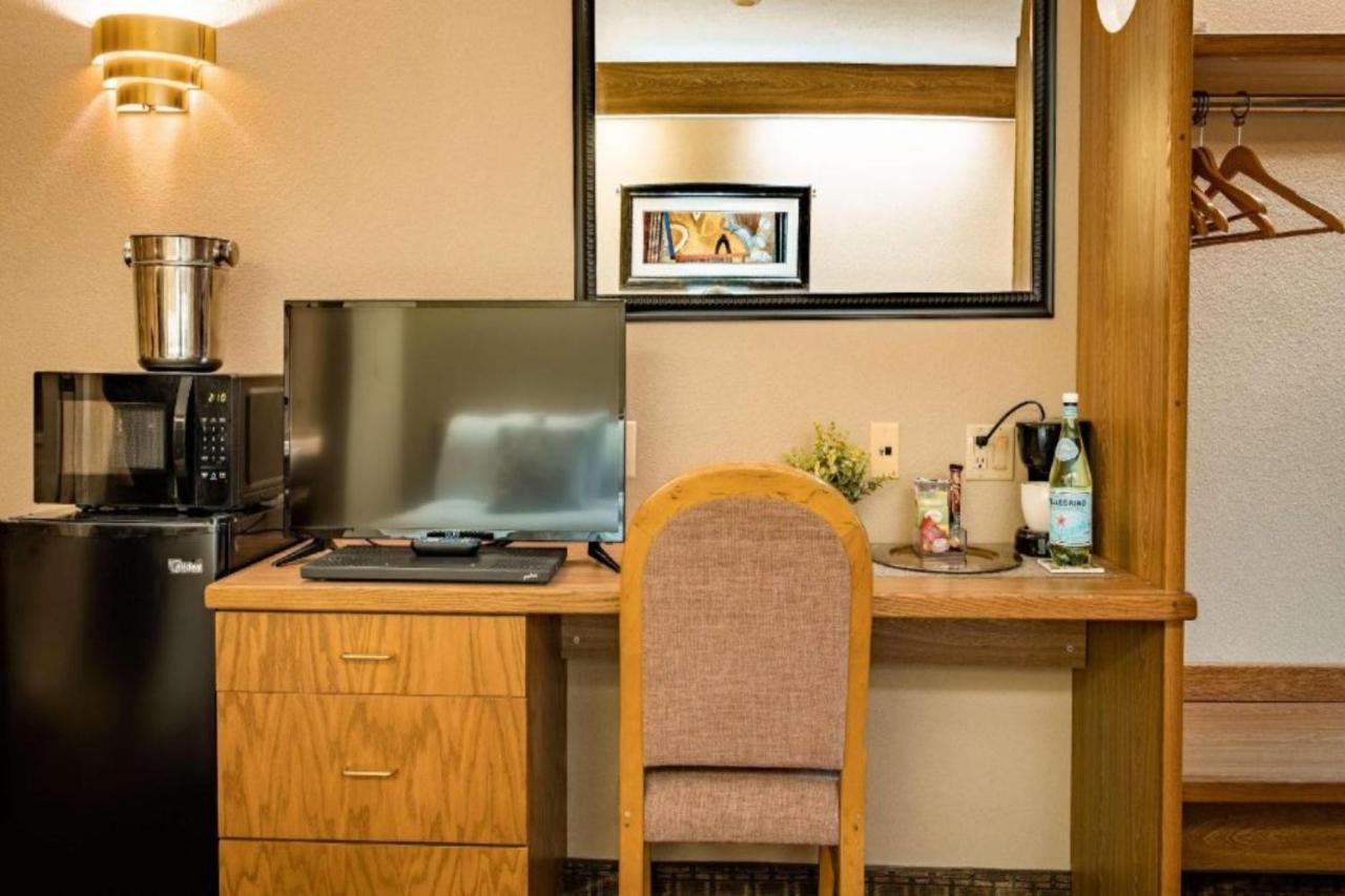 Oyo Hotel Lincoln Airport Ne, Hwy 80 エクステリア 写真