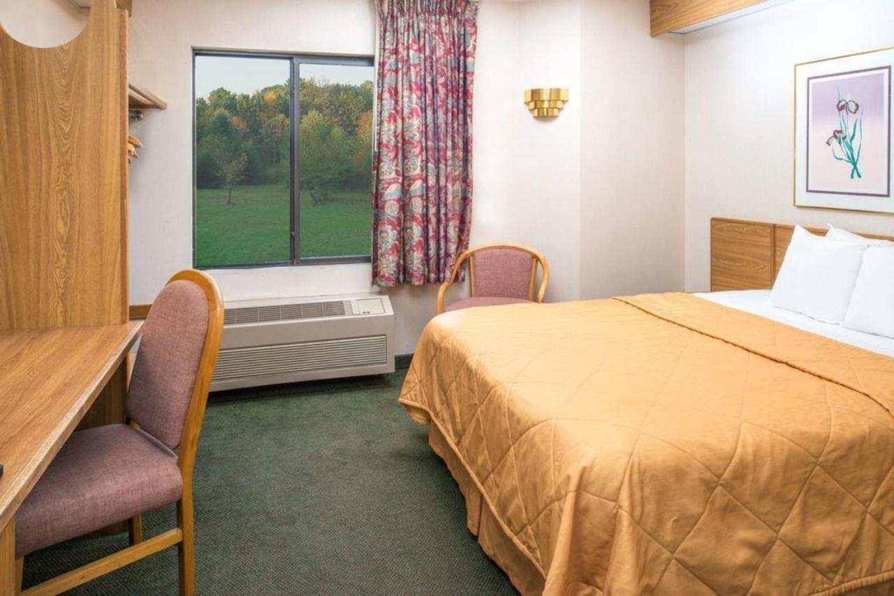 Oyo Hotel Lincoln Airport Ne, Hwy 80 エクステリア 写真