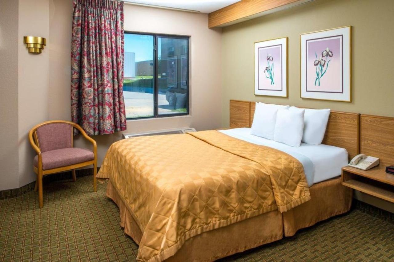 Oyo Hotel Lincoln Airport Ne, Hwy 80 エクステリア 写真
