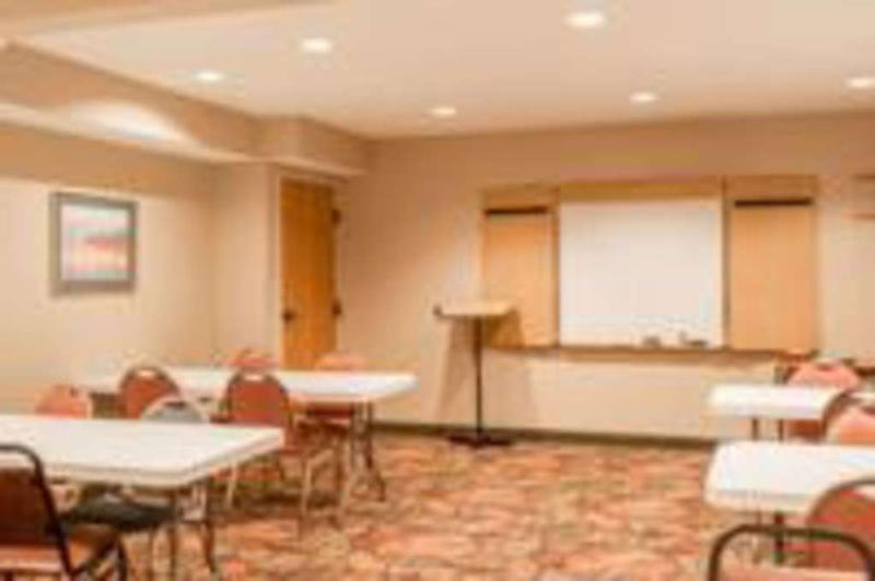 Oyo Hotel Lincoln Airport Ne, Hwy 80 エクステリア 写真